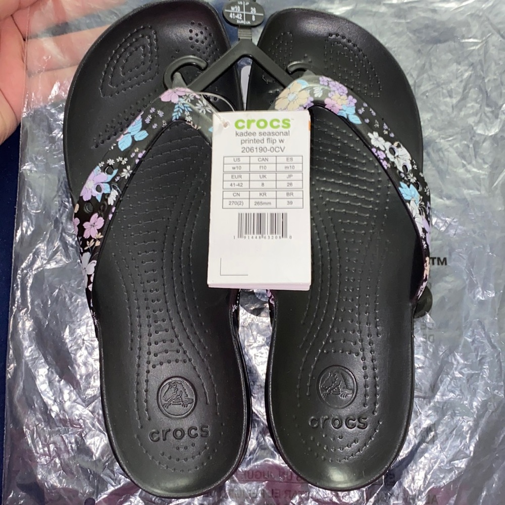 Crocs Kadee seasonal flip flops